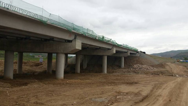 承建十天高速（十堰-天水）ST20二十標(biāo)路基及橋梁